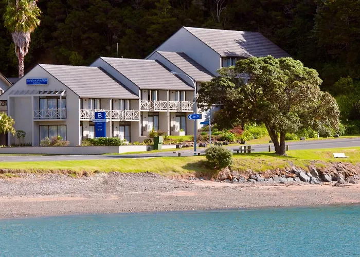 Breakwater Motel